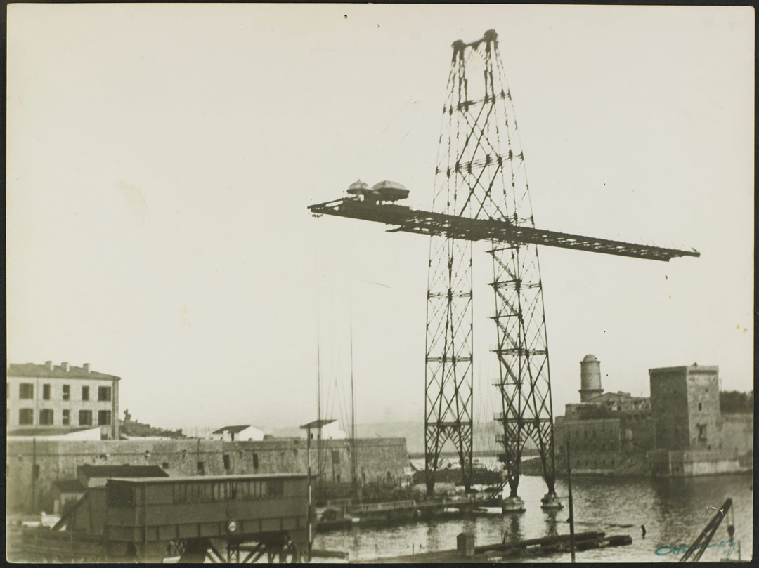 La pile sud du Pont Transbordeur avant sa démolition Septembre 1945 coll. Musée d'Histoire de Marseille