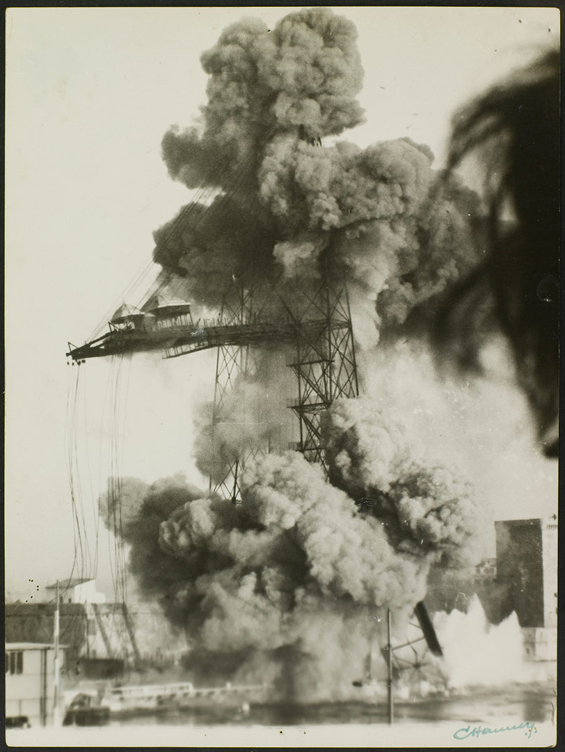 Démolition de la pile sud du Pont Transbordeur septembre 1945 coll. Musée d'Histoire de Marseille
